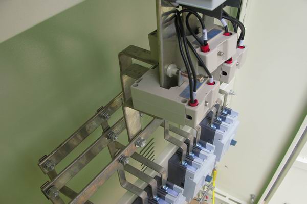 plc配电柜-应急照明配电柜使用对工作人员的具